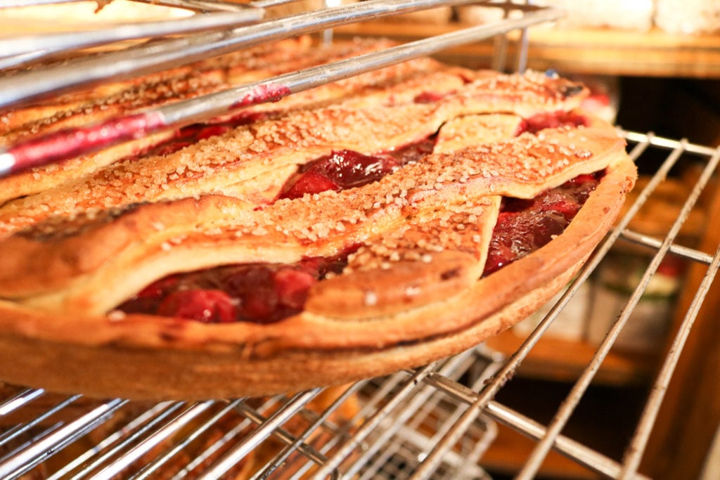 Hoe Limburgs is de Limburgse vlaai? 1 Bisschopsmolen-vlaaien-kersen