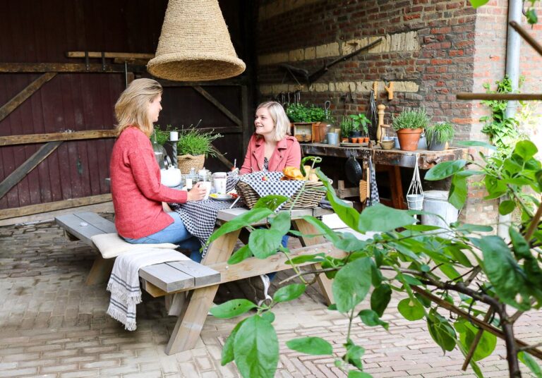 Brookerhof-Nuth-picknicktafel-ontbijt