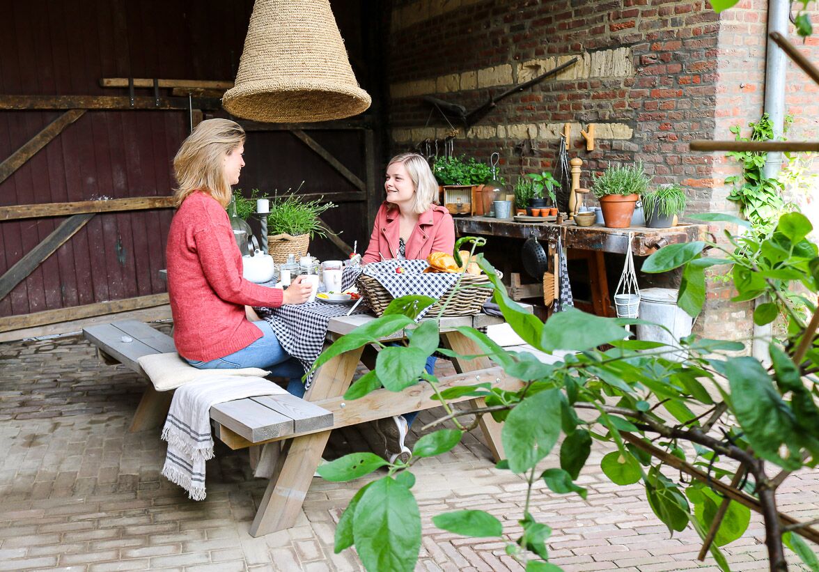 Brookerhof-Nuth-picknicktafel-ontbijt