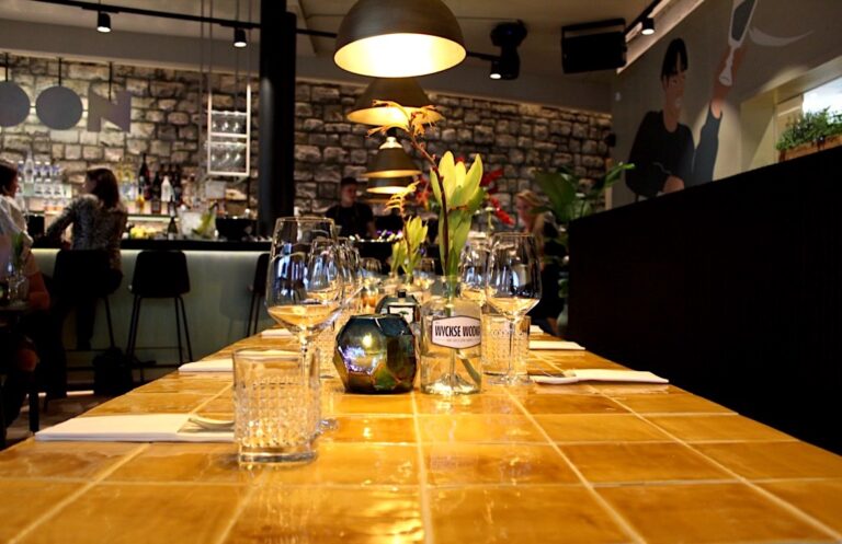 NOON-ingedekte-tafel