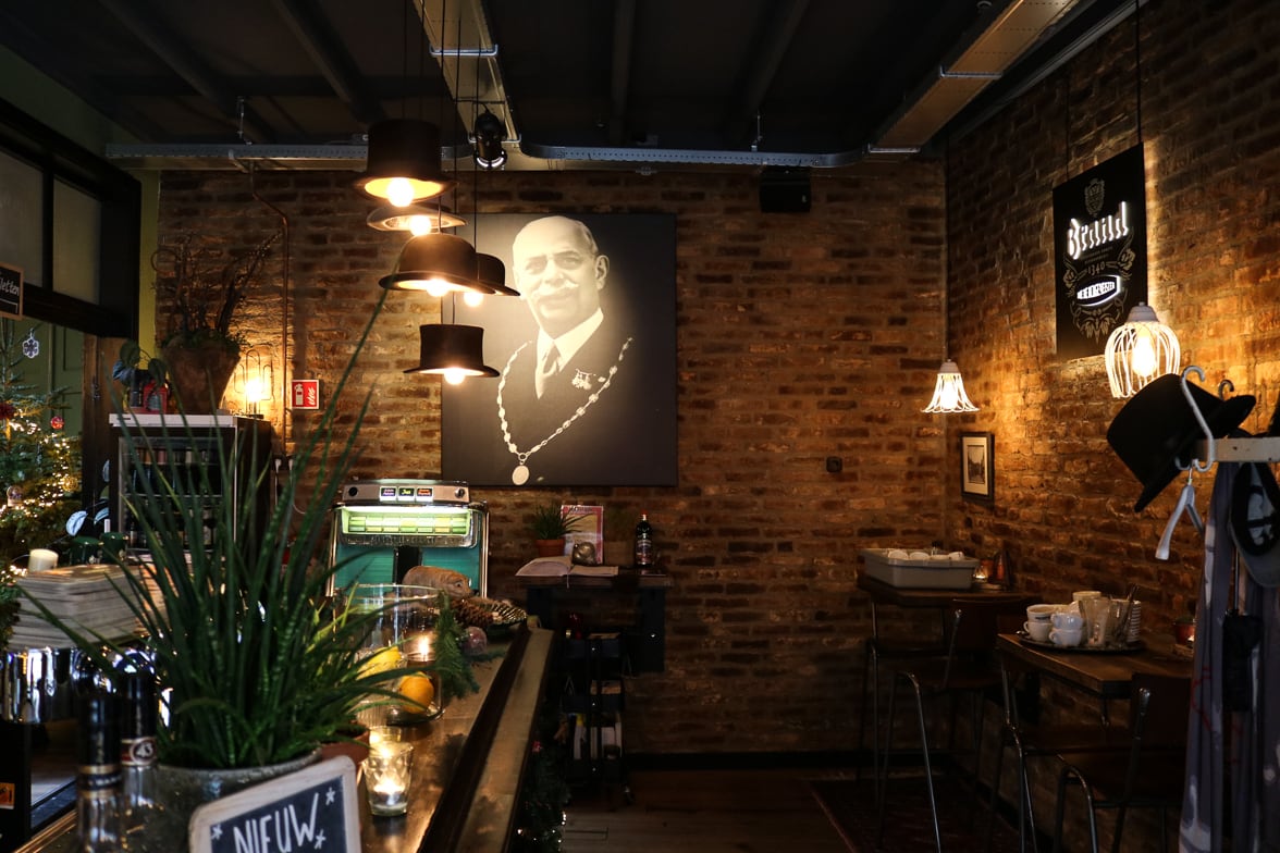 Bie de Burgemeister van Geleen op de koffie 7 bie-de-burgemeister-interieur-3