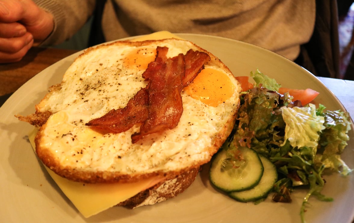 bie-de-burgemeister-uitsmijter